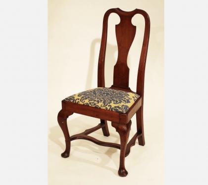 Walnut Queen Anne Side Chair