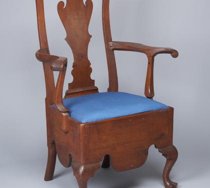 Walnut Queen Anne Potty Chair