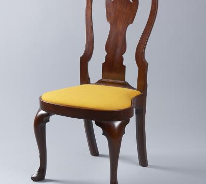 Walnut Queen Anne Balloon Seat Side Chair