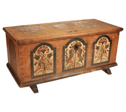 Berks County Unicorn Painted Blanket Chest hlchalfant