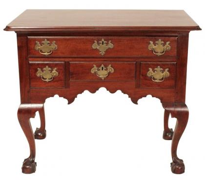 Philadelphia Chippendale Walnut Dressing Table